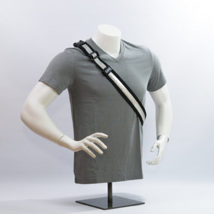 Liio Luxe Red: LED USB rechargeable illuminating reflective modular strap/band system - Image 6