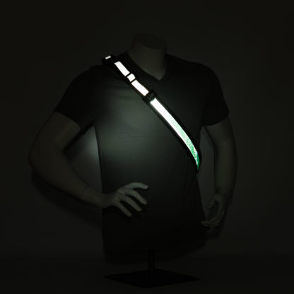 Liio Luxe Green: LED USB rechargeable illuminating reflective modular strap/band system - Image 8